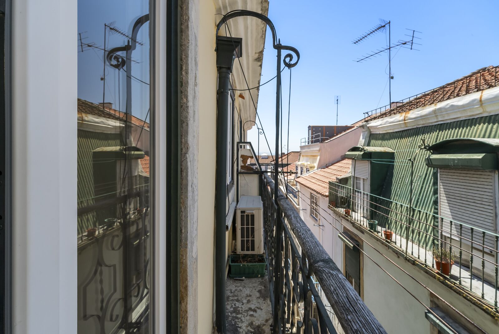 1 Bedroom Apartment with a view, Santos, Lisboa - Image 15