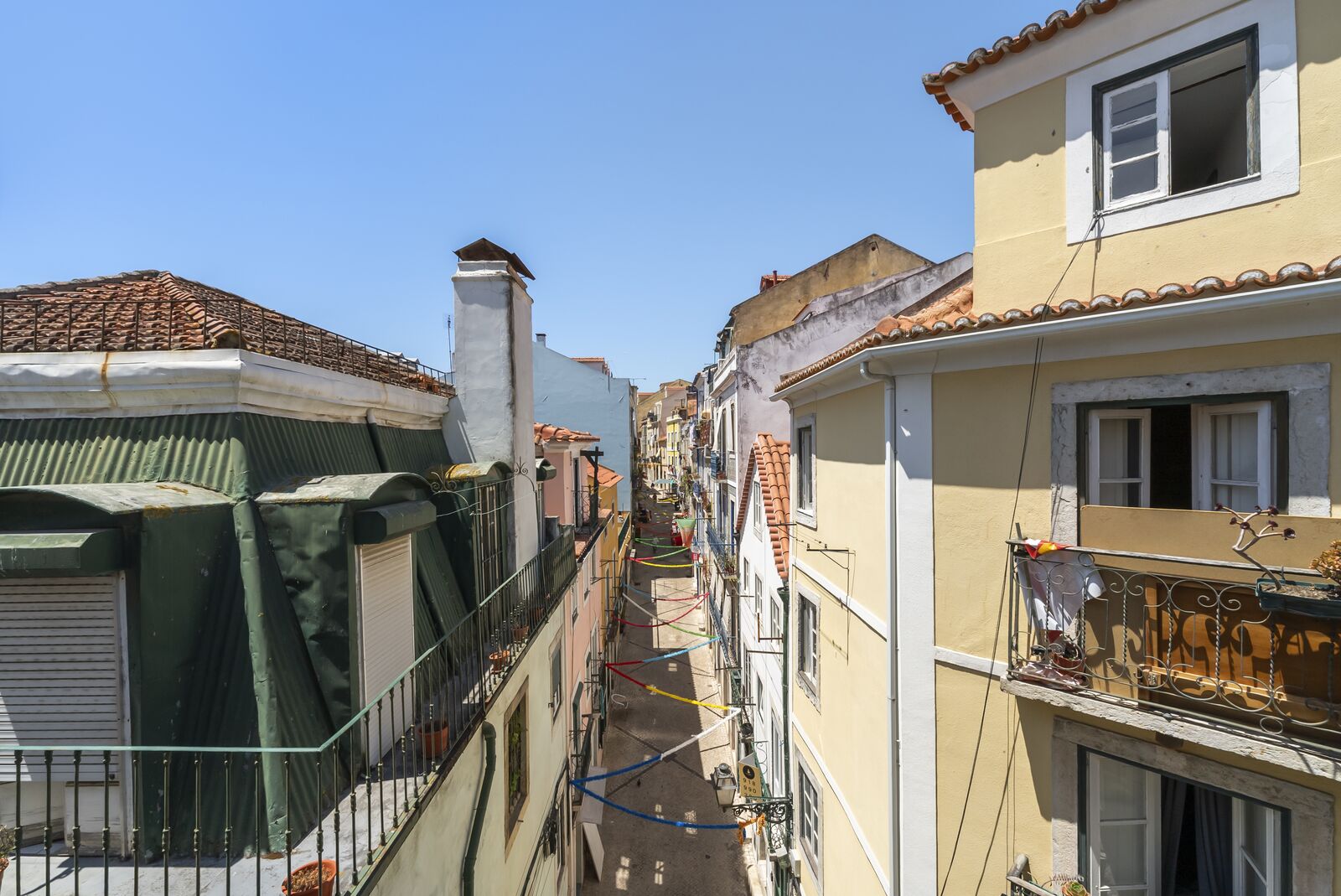 1 Bedroom Apartment with a view, Santos, Lisboa - Image 16
