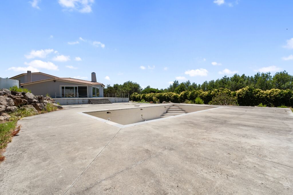 7 Bedroom House with garden, Guincho, Cascais