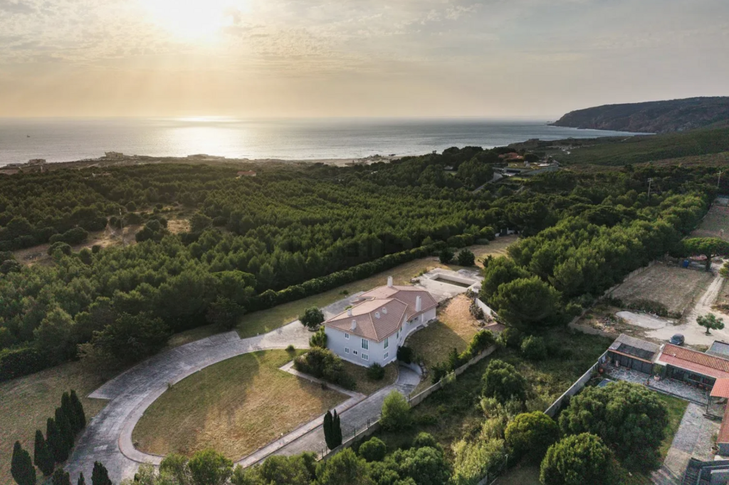 7 Bedroom House with garden, Guincho, Cascais