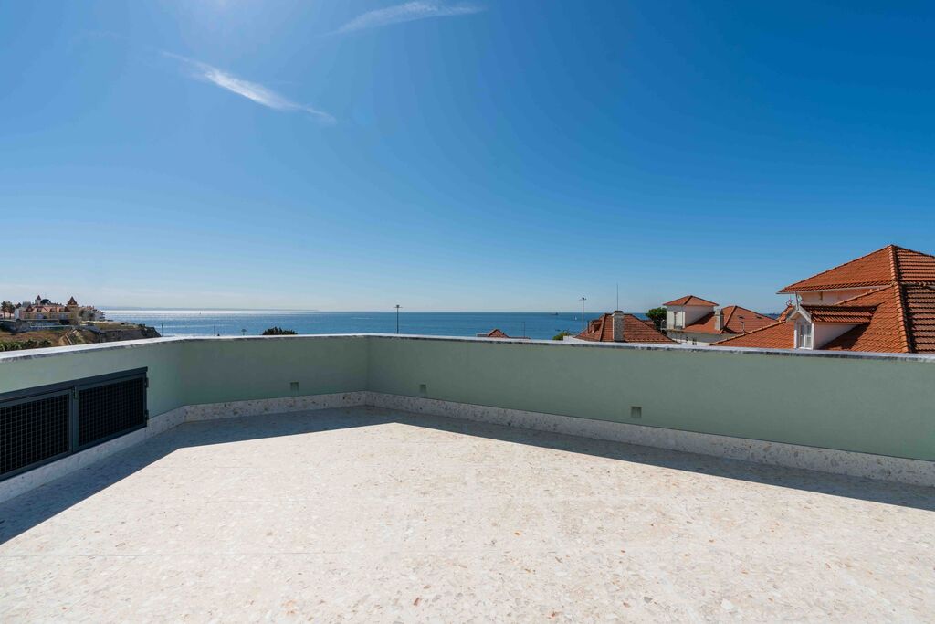 4 Bedroom House with garden, Estoril, Cascais