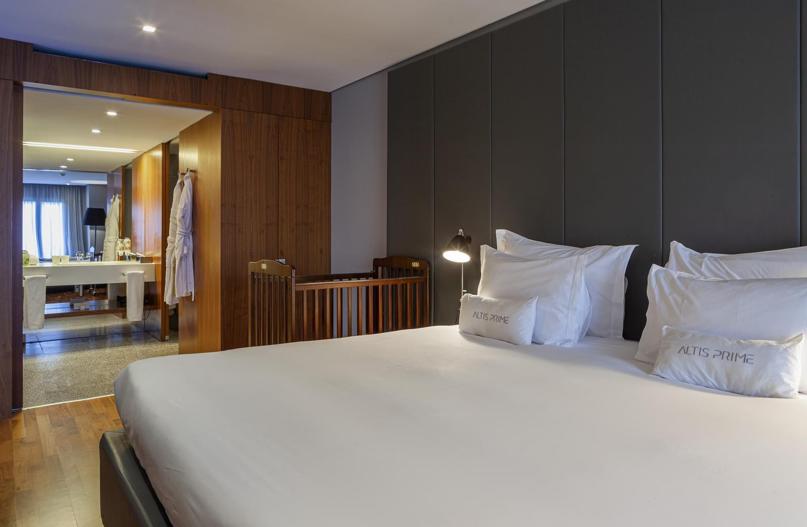 1 Bedroom Apartment with parking - Image 6