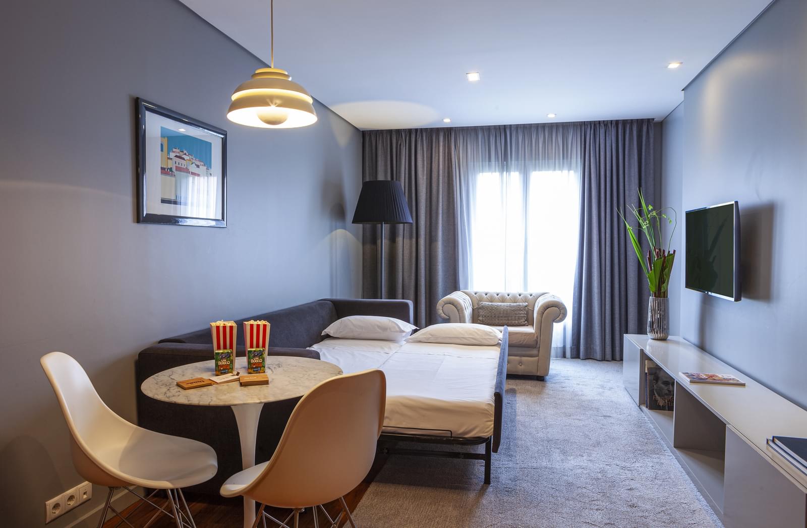 1 Bedroom Apartment with parking - Image 2