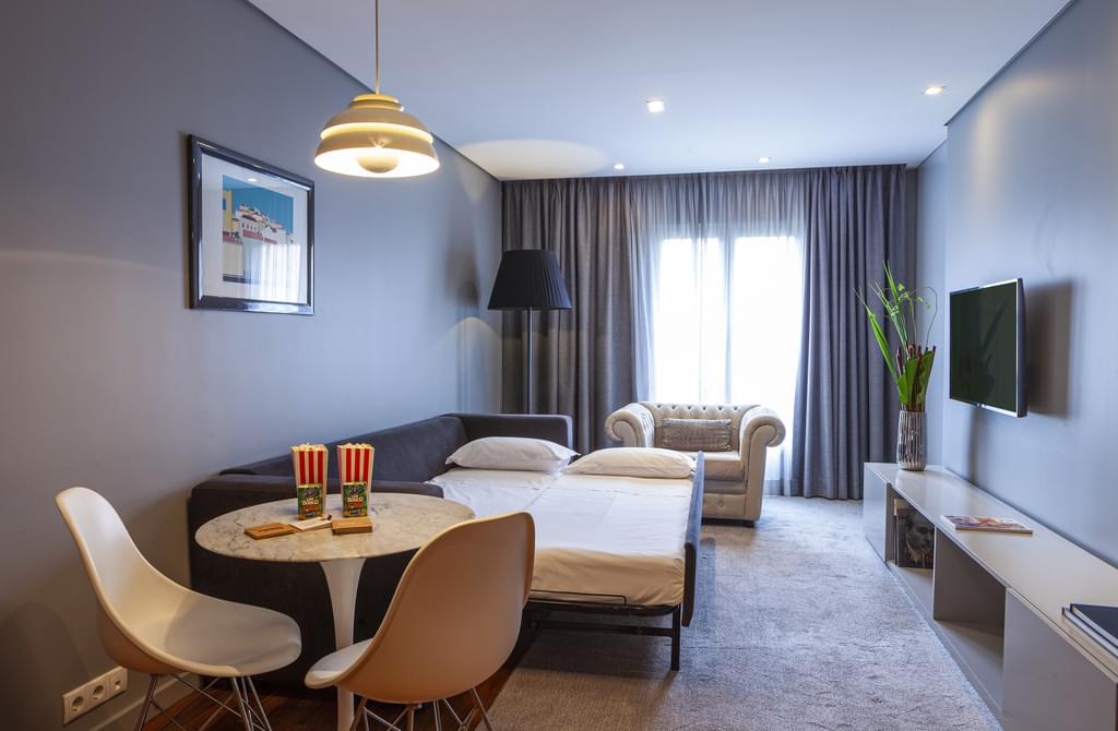 1 Bedroom Apartment with parking, Marquês de Pombal, Lisboa