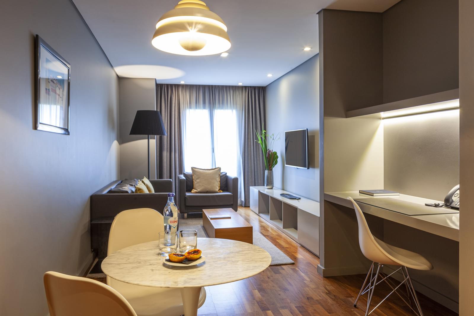 1 Bedroom Apartment with parking - Image 2