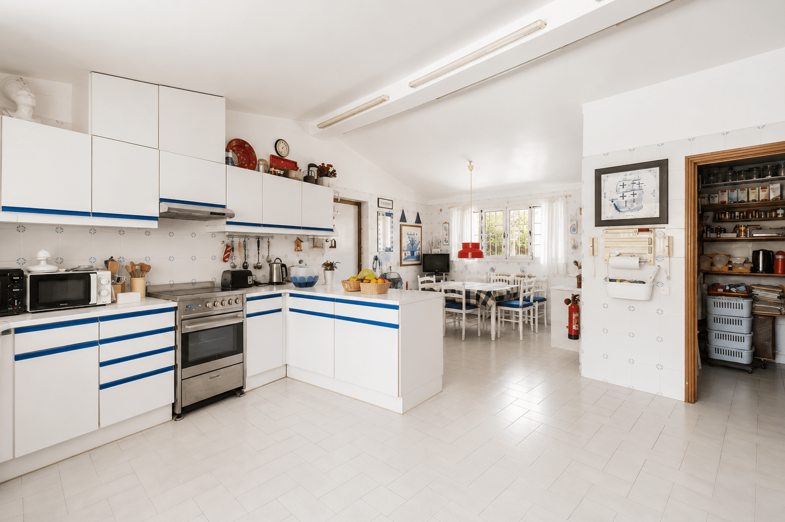 4 Bedroom House with swimming pool, Birre, Cascais - Image 12