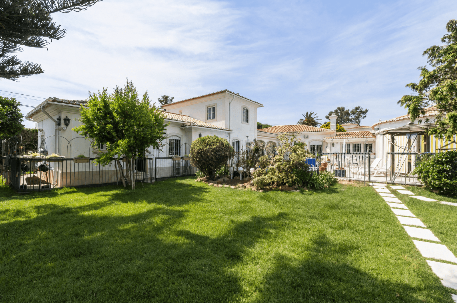 4 Bedroom House with swimming pool, Birre, Cascais - Image 2