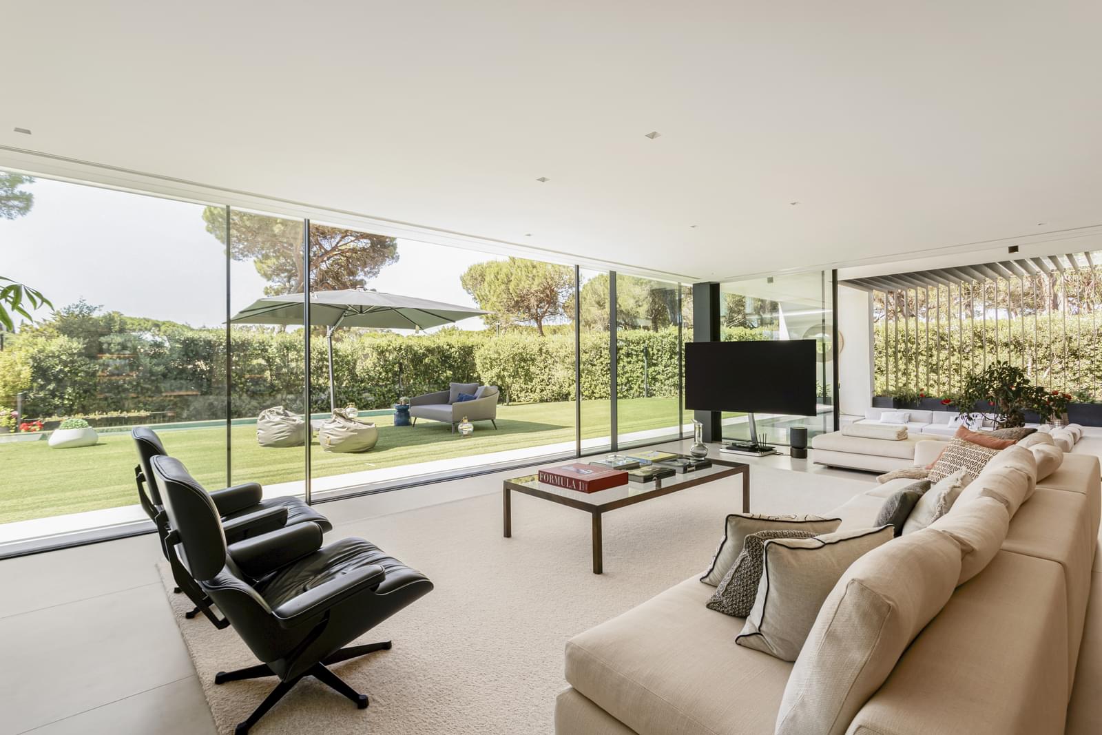 4 Bedroom Villa/Townhouse's Image 38