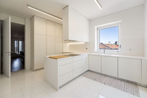 PF40881 - 5 Bedroom Apartment with swimming pool, Restelo, Lisboa - Image 11