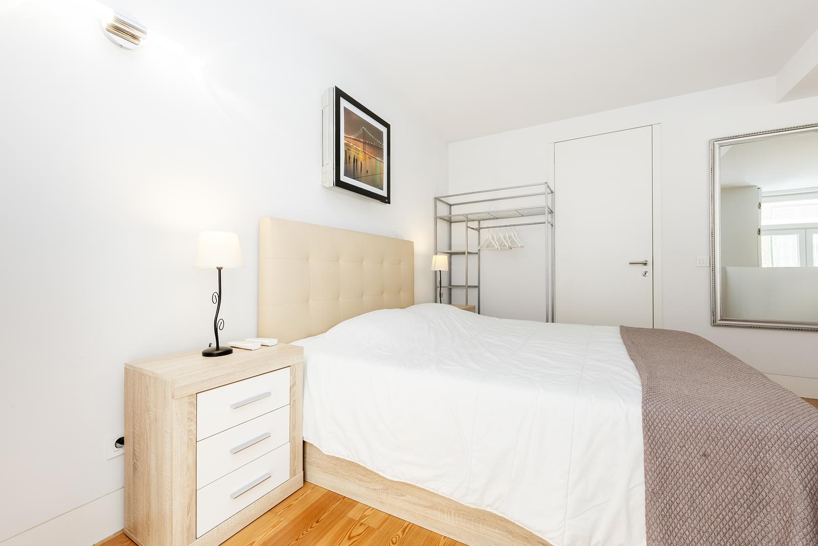 1 Bedroom Apartment with a view, Baixa Chiado, Lisboa - Image 12