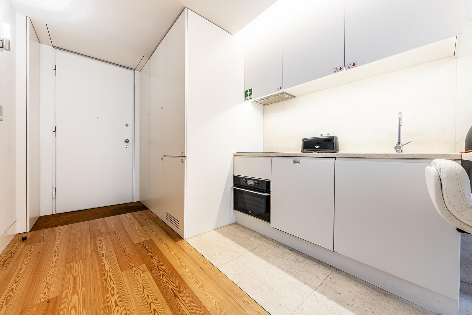1 Bedroom Apartment with a view, Baixa Chiado, Lisboa - Image 8