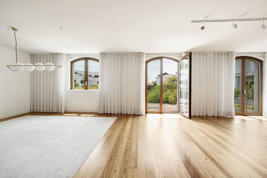 4 Bedroom Apartment with parking, Restelo, Lisboa