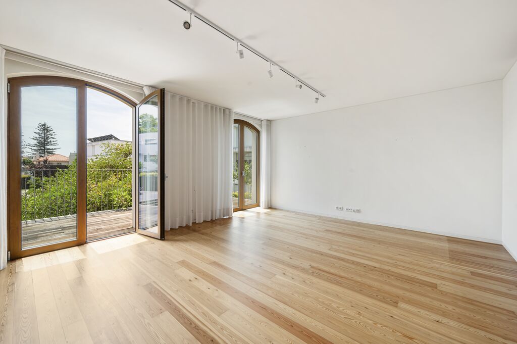 4 Bedroom Apartment with parking, Restelo, Lisboa