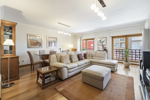 PF40899 - Apartamento T3 com estacionamento, Alto dos Moinhos, Lisboa