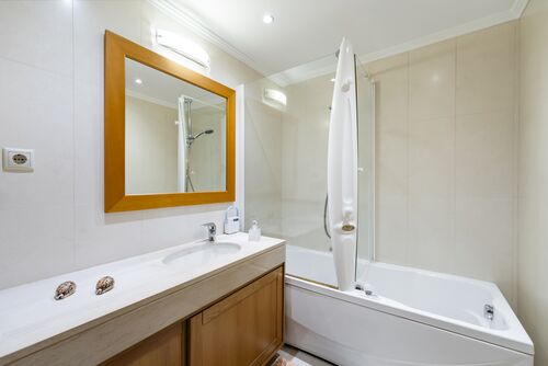 PF40899 - 3 Bedroom Apartment with parking, Alto dos Moinhos, Lisboa - Image 15