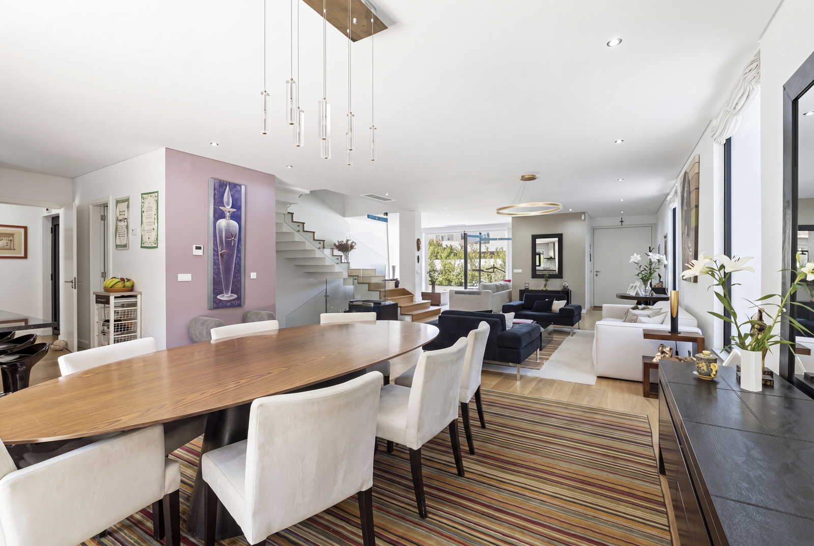 4 Bedroom Villa/Townhouse's Image 3