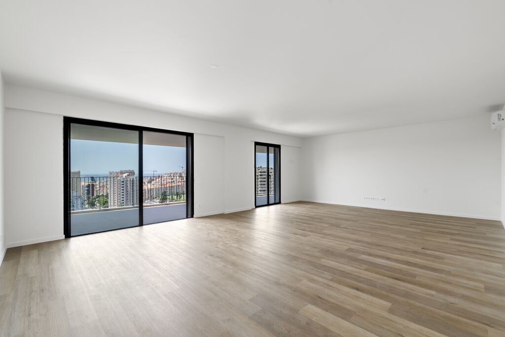 4 Bedroom Apartment with swimming pool, Miraflores, Oeiras
