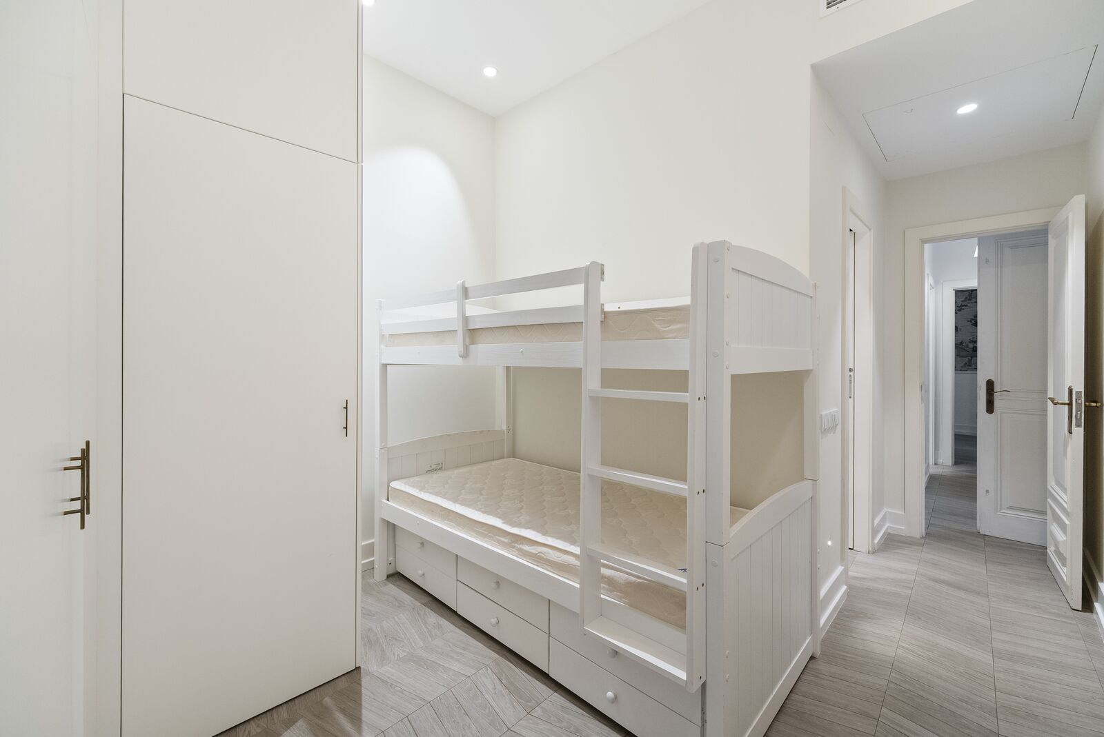 3 Bedroom Duplex with swimming pool, Estrela, Lisboa - Image 25
