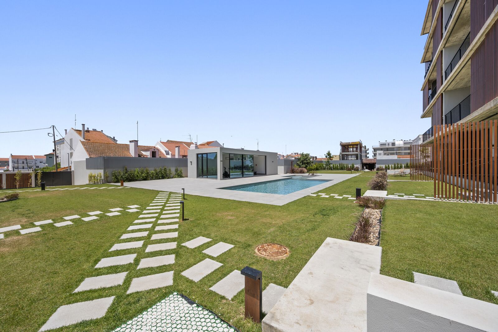 Duplex 3 + 1 pièces dans le Al Sal Residence, Quebrada Sul, Alcochete - Image 35
