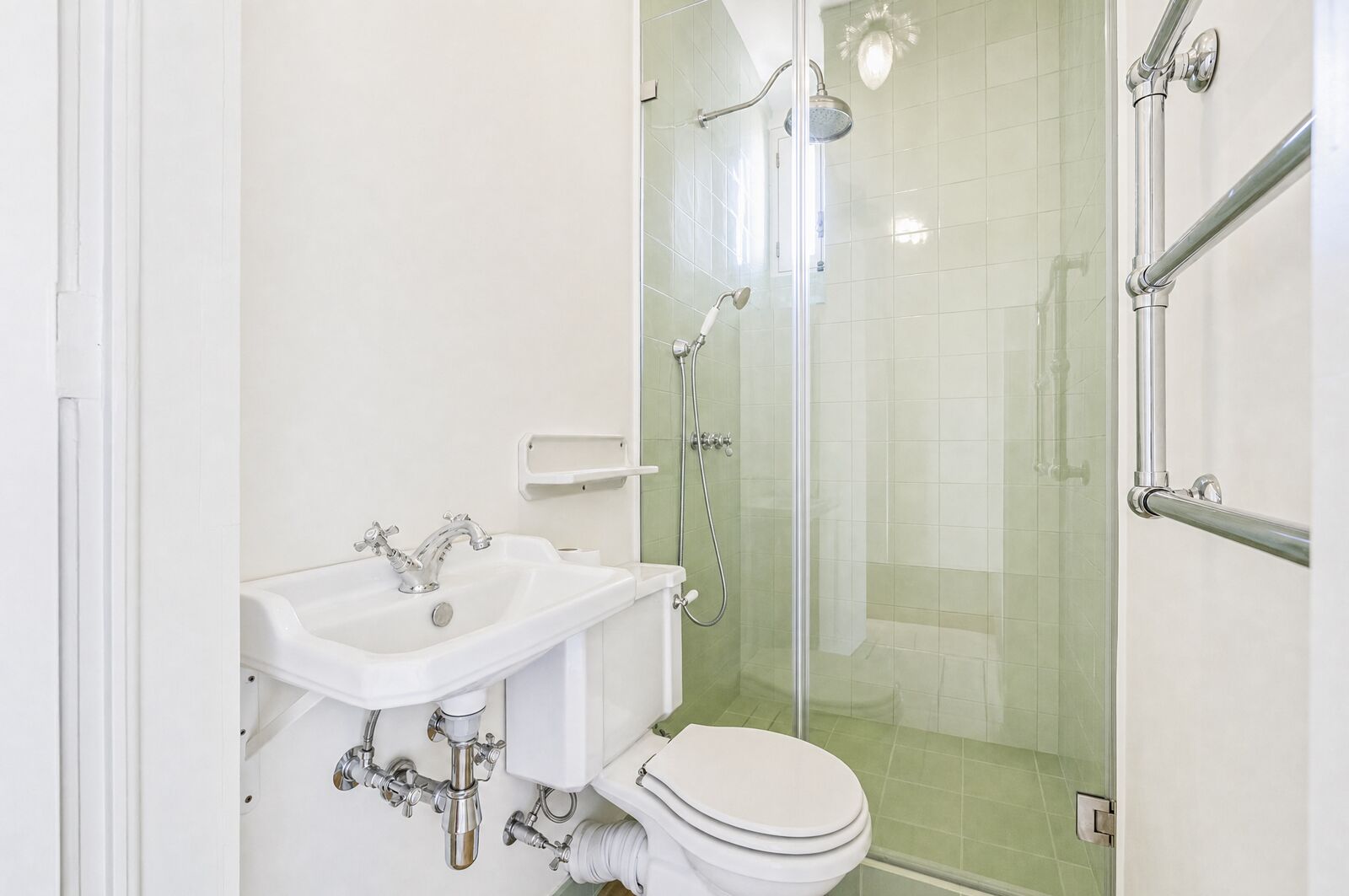 6 Bedroom Villa/Townhouse's Image 46