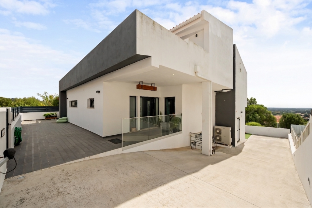 3 Bedroom Detached house with parking, Santiago do Cacém