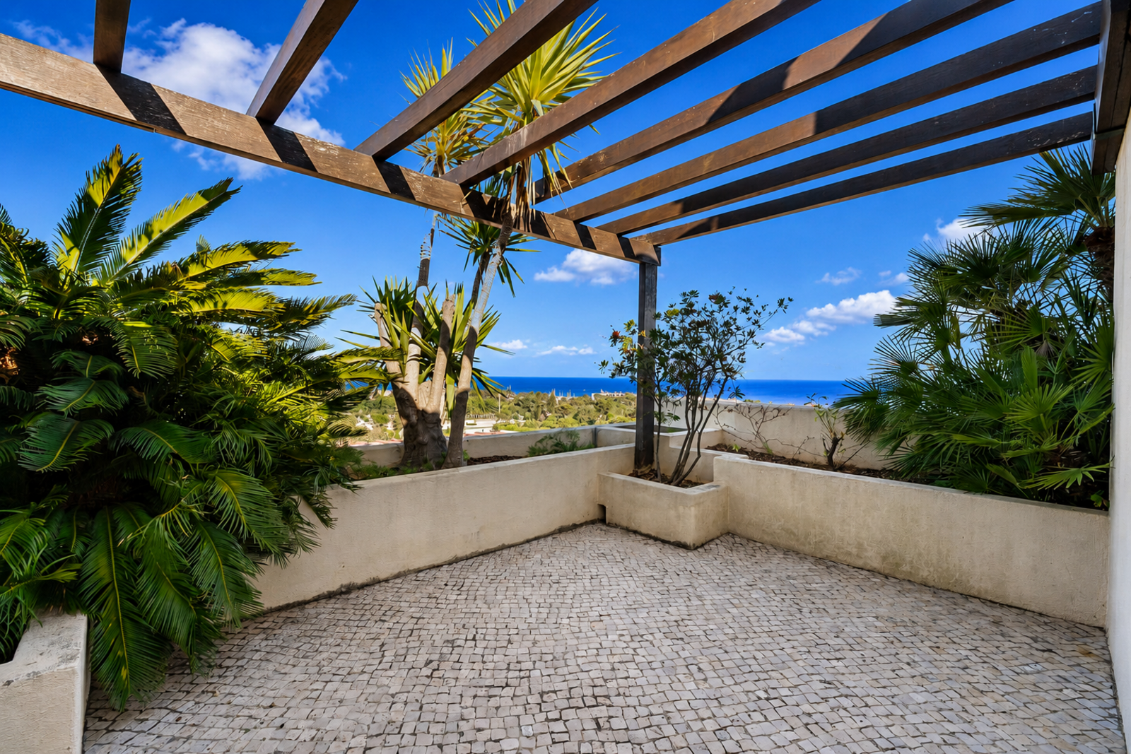 4 Bedroom Penthouse with a view, Gandarinha, Cascais - Image 29