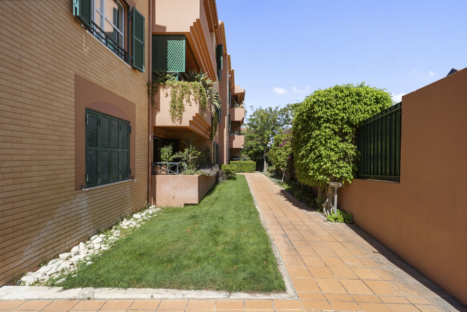 4 Bedroom Apartment with a view, Monte Estoril, Cascais - Image 16