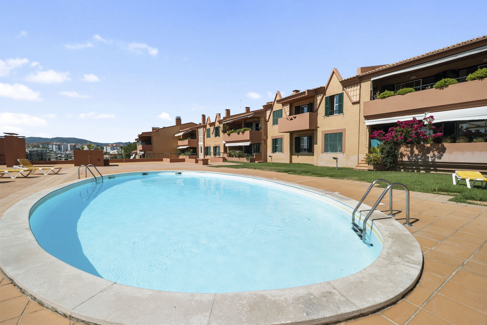 4 Bedroom Apartment with a view, Monte Estoril, Cascais - Image 2