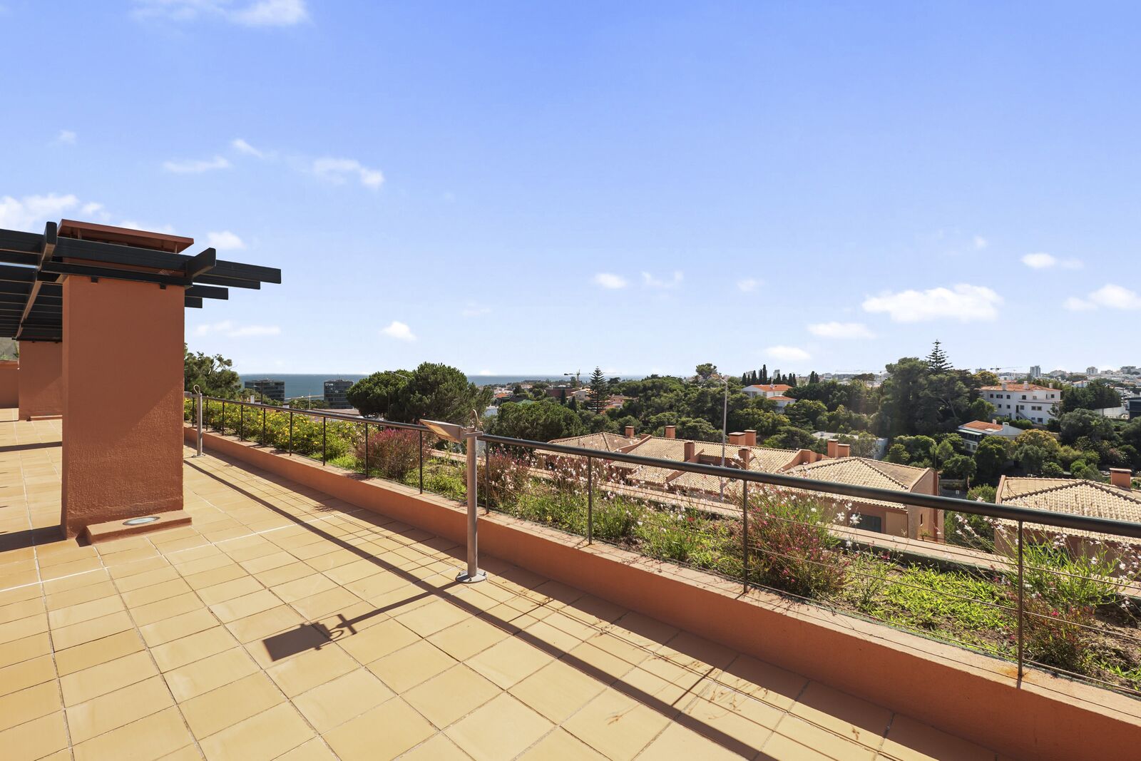 4 Bedroom Apartment with a view, Monte Estoril, Cascais - Image 18