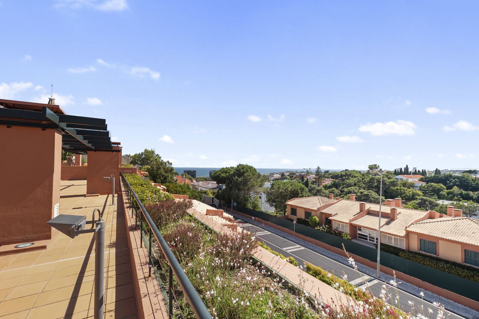 4 Bedroom Apartment with a view, Monte Estoril, Cascais - Image 19
