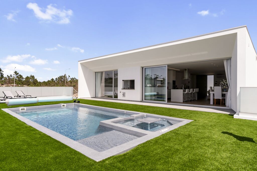 4 Bedroom Detached house with swimming pool, Alcobaça 2584460965
