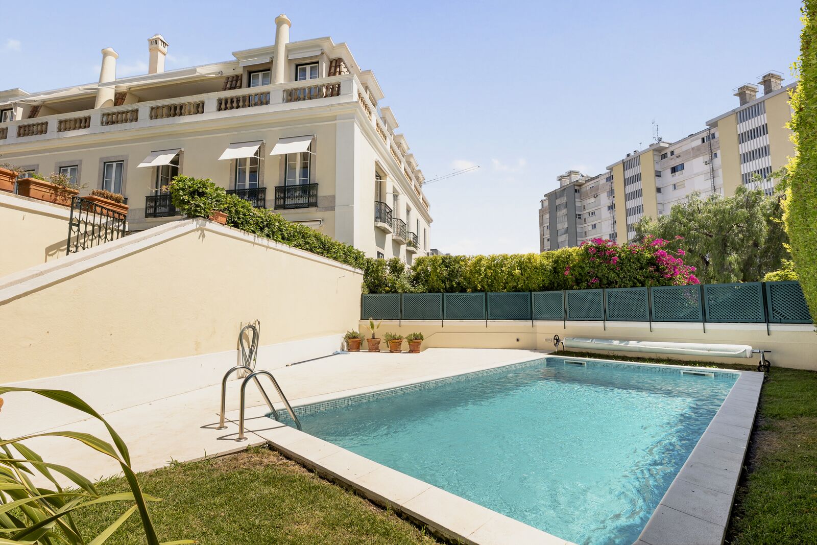 Apartamento T4 com piscina, Necessidades, Lisboa - Imagem 1