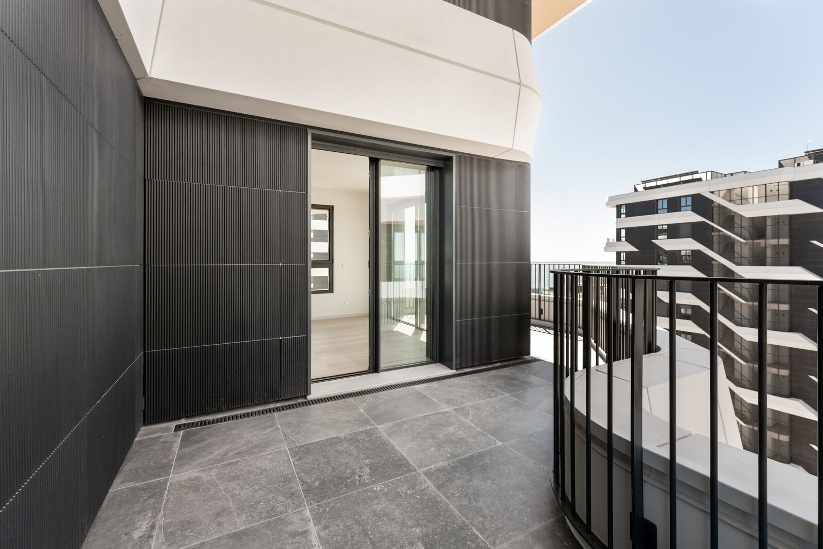 3 Bedroom Apartment with swimming pool, Parque das Nações, Lisboa - Image 3