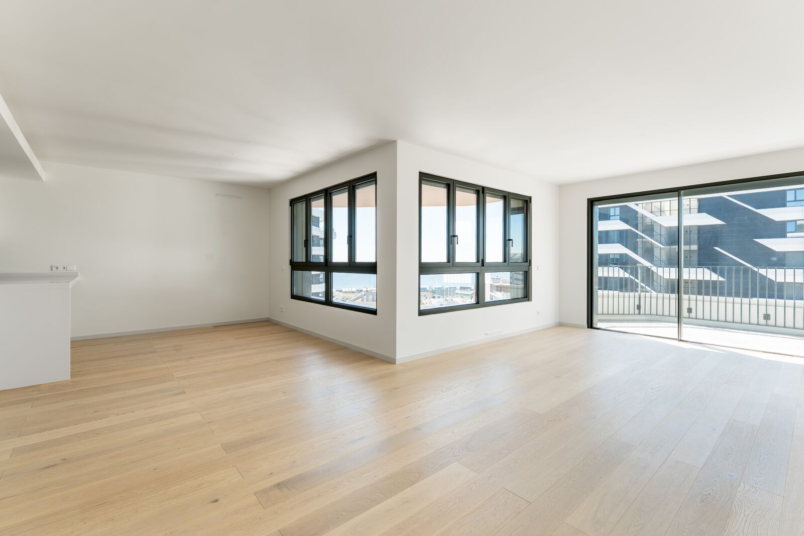 3 Bedroom Apartment with swimming pool, Parque das Nações, Lisboa - Image 8