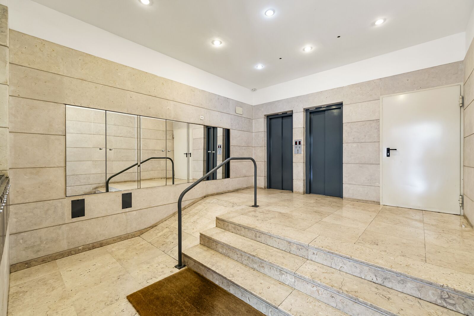 2 Bedroom Apartment with parking, Saldanha, Lisboa - Image 22