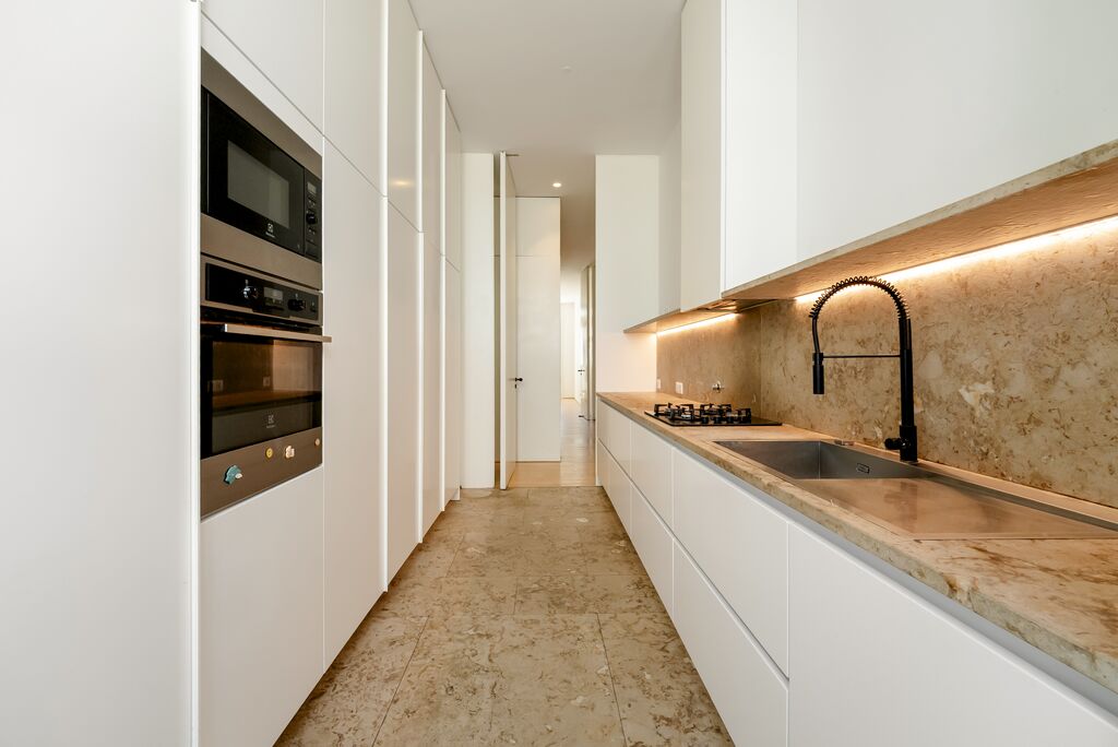 3 Bedroom Apartment with swimming pool, Restelo, Lisboa