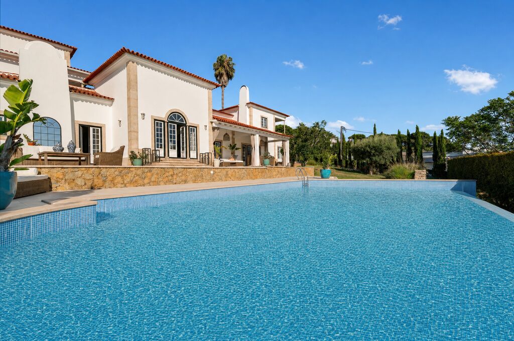 8 Bedroom House with garden, Estoril, Cascais