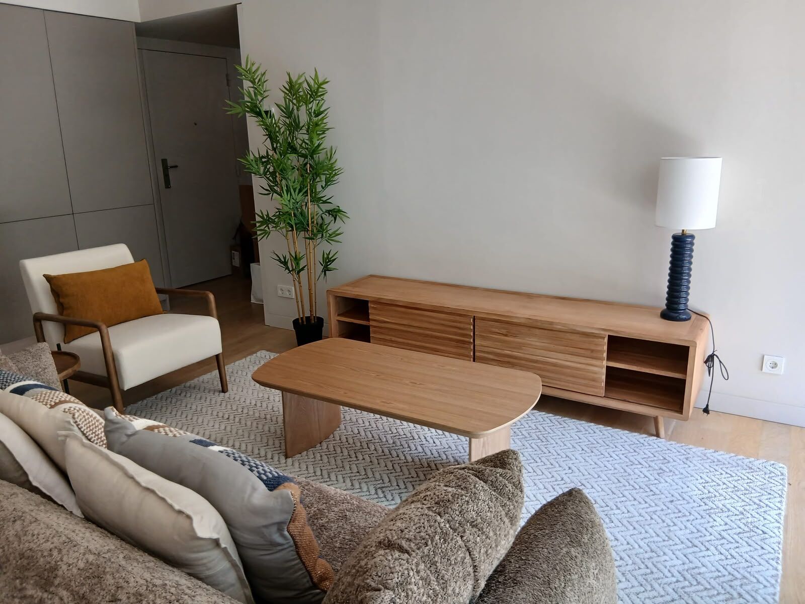 1 Bedroom Apartment with a view, Duque de Loulé, Lisboa - Image 2