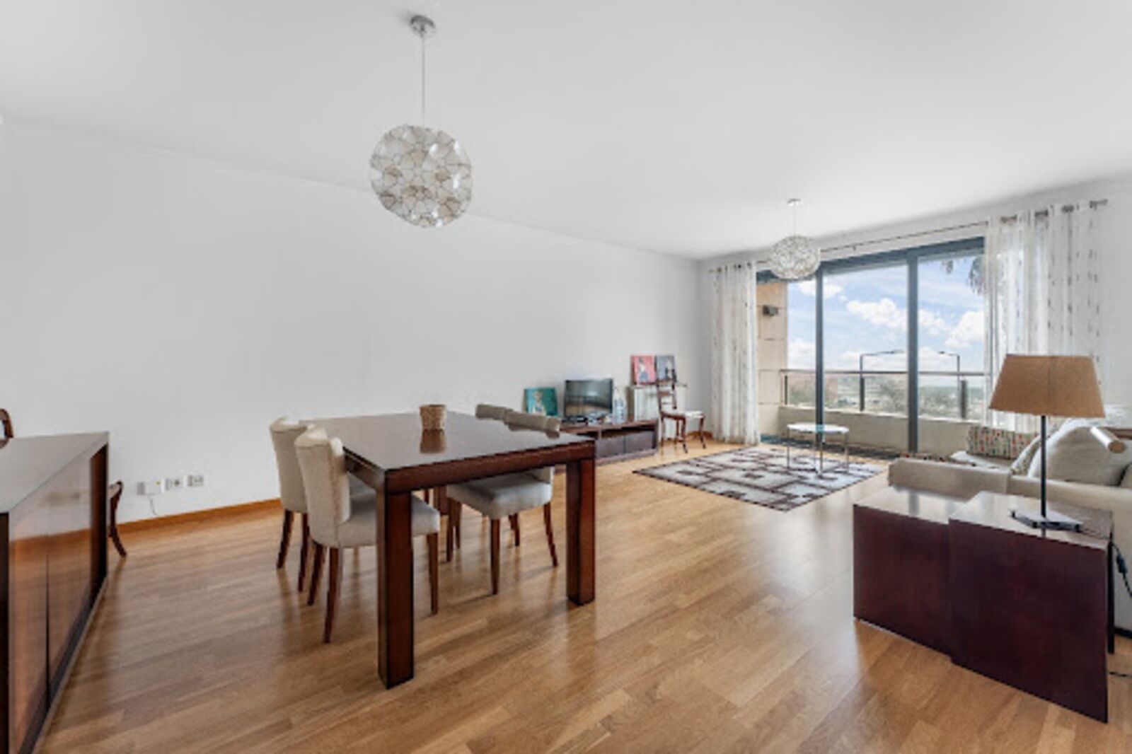 2 Bedroom Apartment with garden, Lisboa - Image 5
