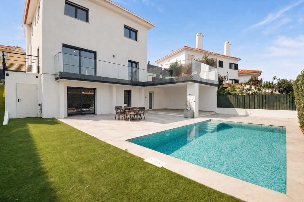 3 Bedroom House with swimming pool, Caxias, Oeiras