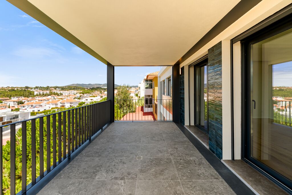 2 Bedroom Apartment with a view, Amoreira, Cascais