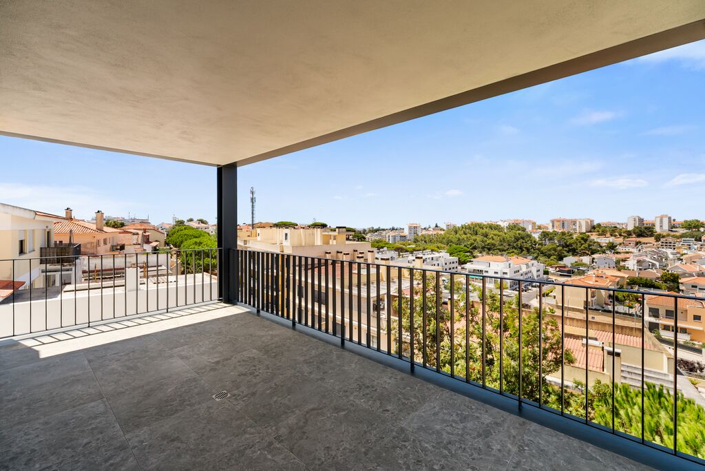 2 Bedroom Apartment with a view, Amoreira, Cascais