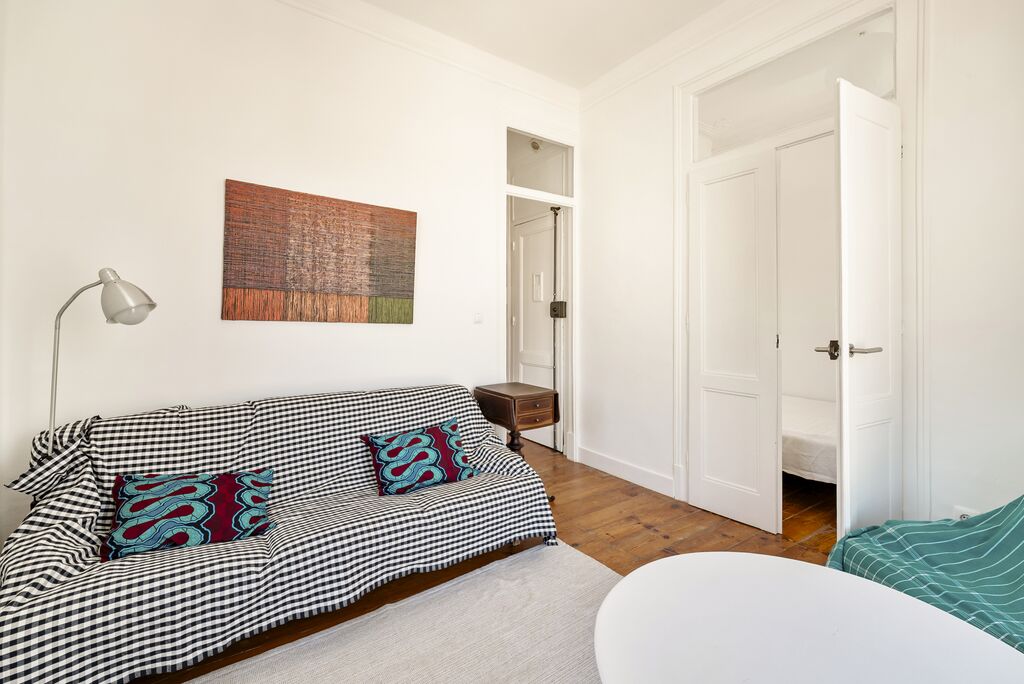 2 Bedroom Apartment with a view, Mouraria, Lisboa