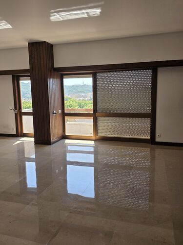 PF41280 - Apartamento T4 com estacionamento, Estrada da Luz, Lisboa
