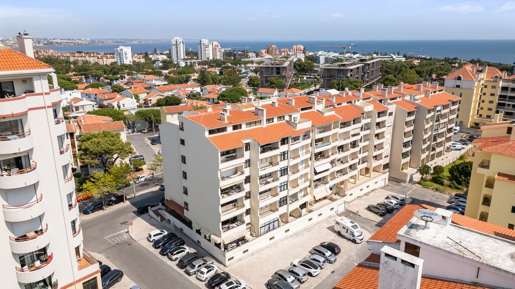 5 Bedroom Apartment with parking, Bairro do Rosário, Cascais