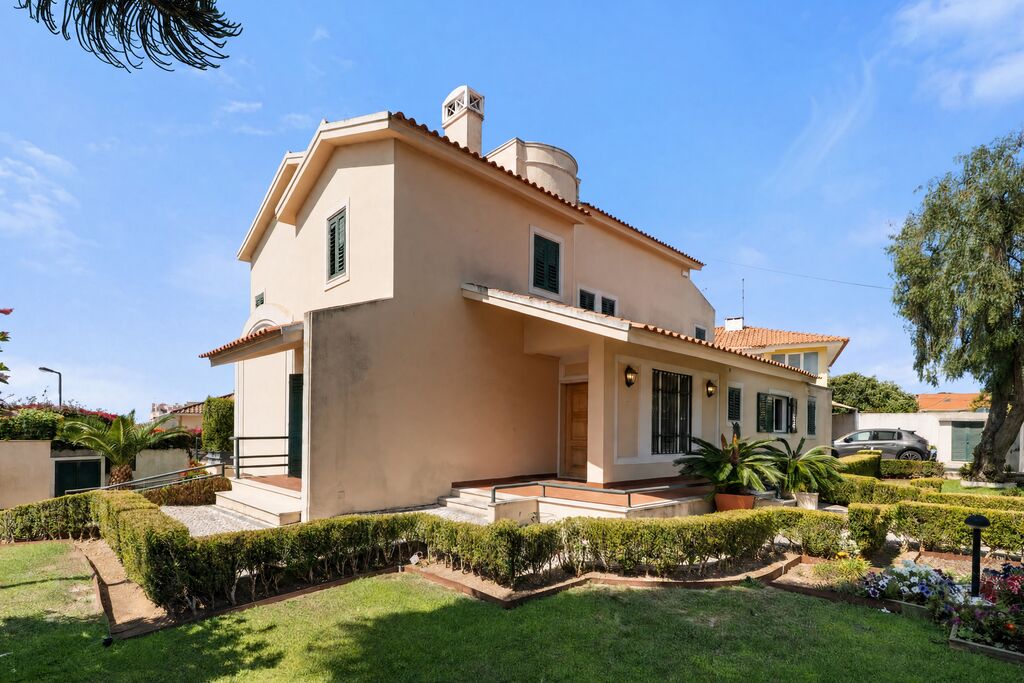 5 Bedroom House with swimming pool, Parede, Cascais