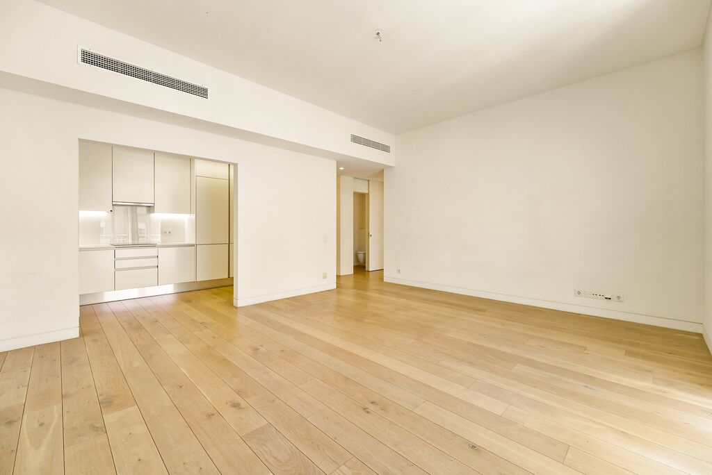 1 Bedroom Apartment with parking, Saldanha, Lisboa