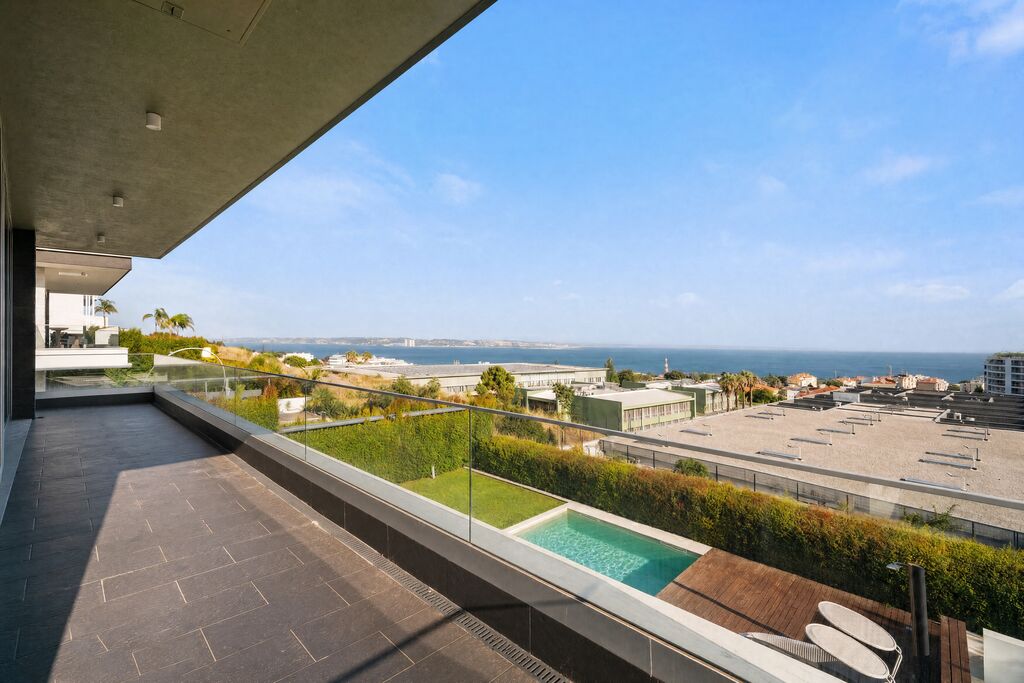 3 Bedroom Detached house with swimming pool, Parque dos Poetas, Oeiras