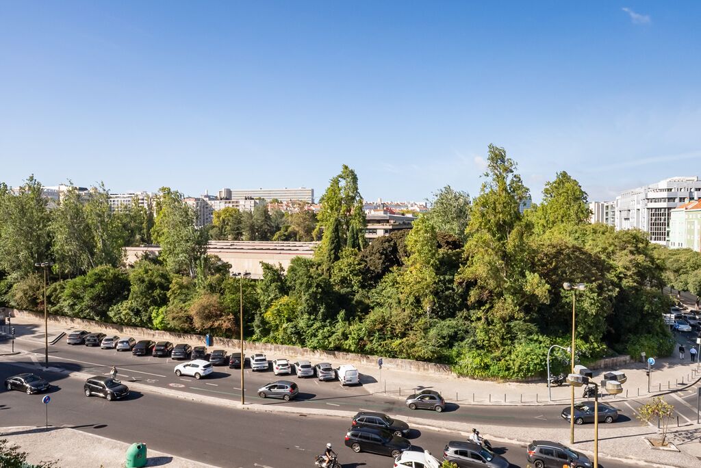 2 Bedroom Penthouse with a view, Gulbenkian, Lisboa