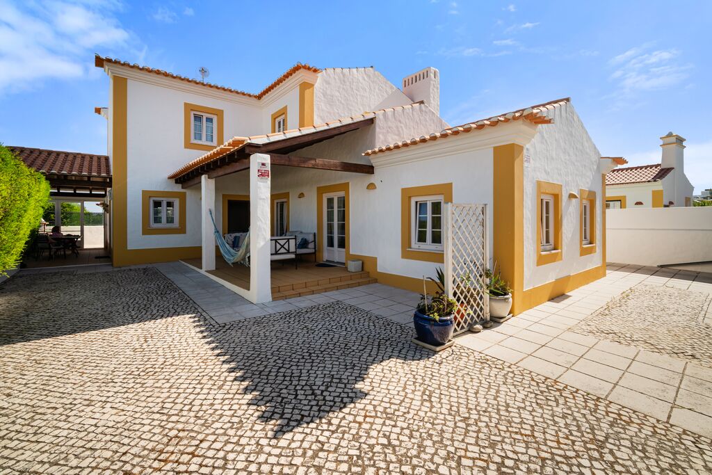 4 Bedroom Detached house with garden, Porto Covo, Sines